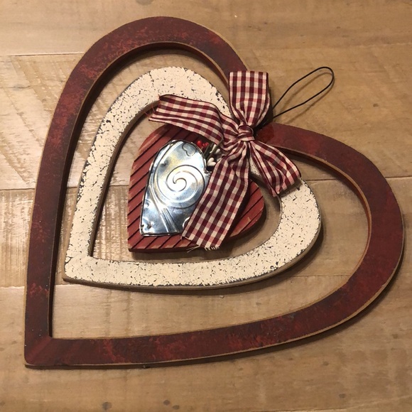 Valentine’s Day Wooden Hanging Heart perfect for Farmhouse ❤️ Gingham Bow - Picture 3 of 5
